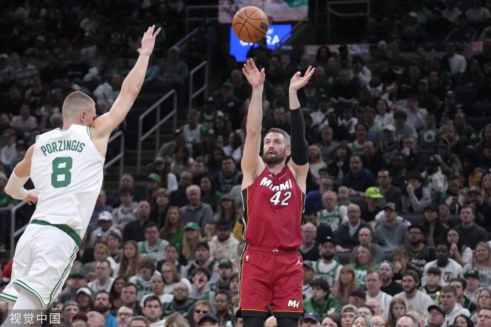 届比赛的冠 届比赛的冠