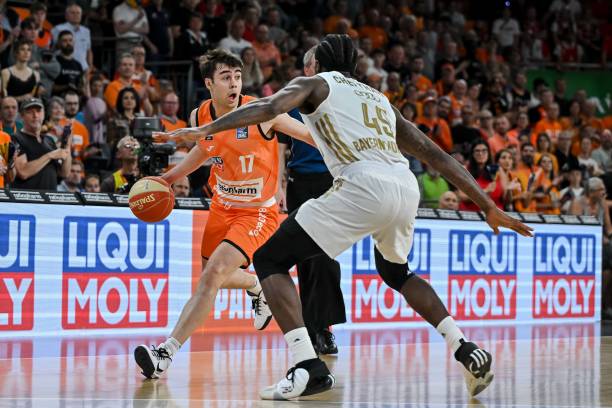 这位年轻的 这位年轻的